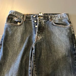 Mens Lucky brand jeans. Size 34 with 32 inch inseam. Perfect condition.